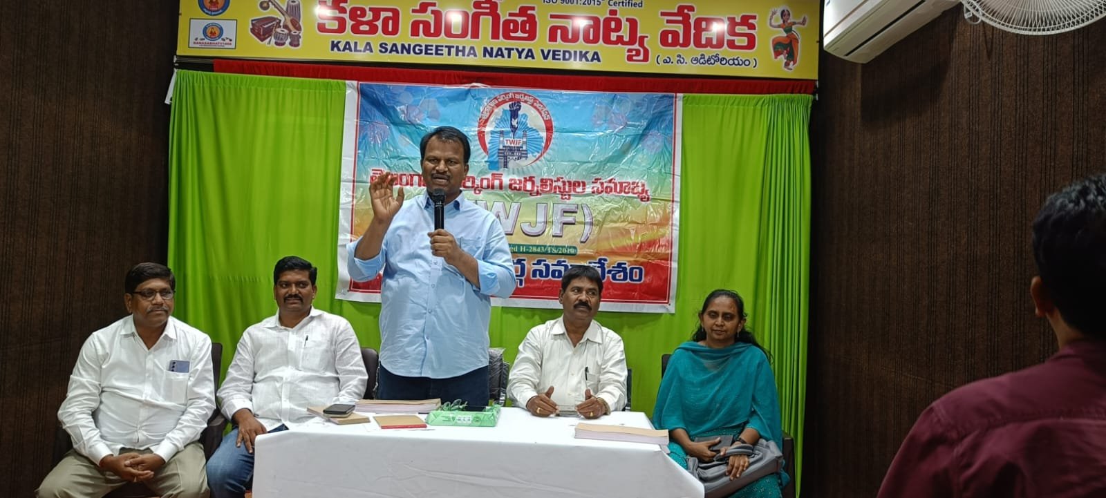 ఈనెల 13న కలెక్టరేట్ల ఎదుట నిరసన    15న సమాచార కమిషనర్‌ ‌కార్యాలయం వద్ద ధర్నా   టీడబ్ల్యూజేఎఫ్‌ ‌రాష్ట్ర కార్యవర్గం పిలుపు    ఆగస్టు నెలాఖర్‌‌లో రాష్ట్ర మహాసభలు 